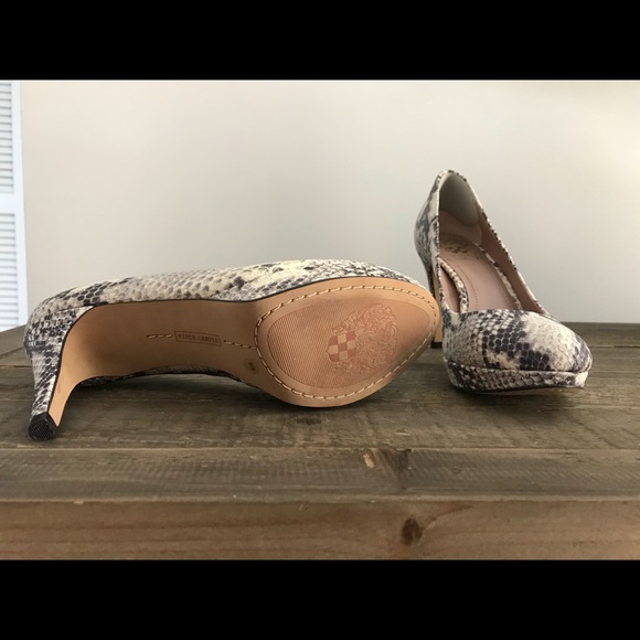 Vince Camuto Snake Pumps - Picture 5 of 6